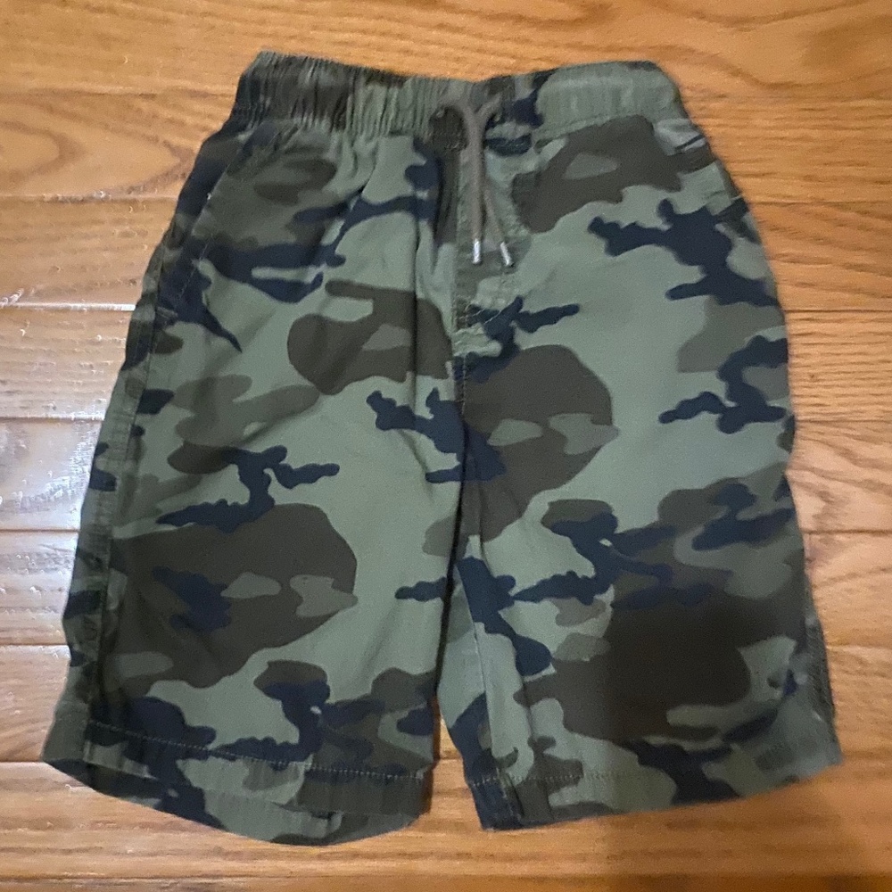 Kids Crazy 8 Camo Pull on Shorts Size 6